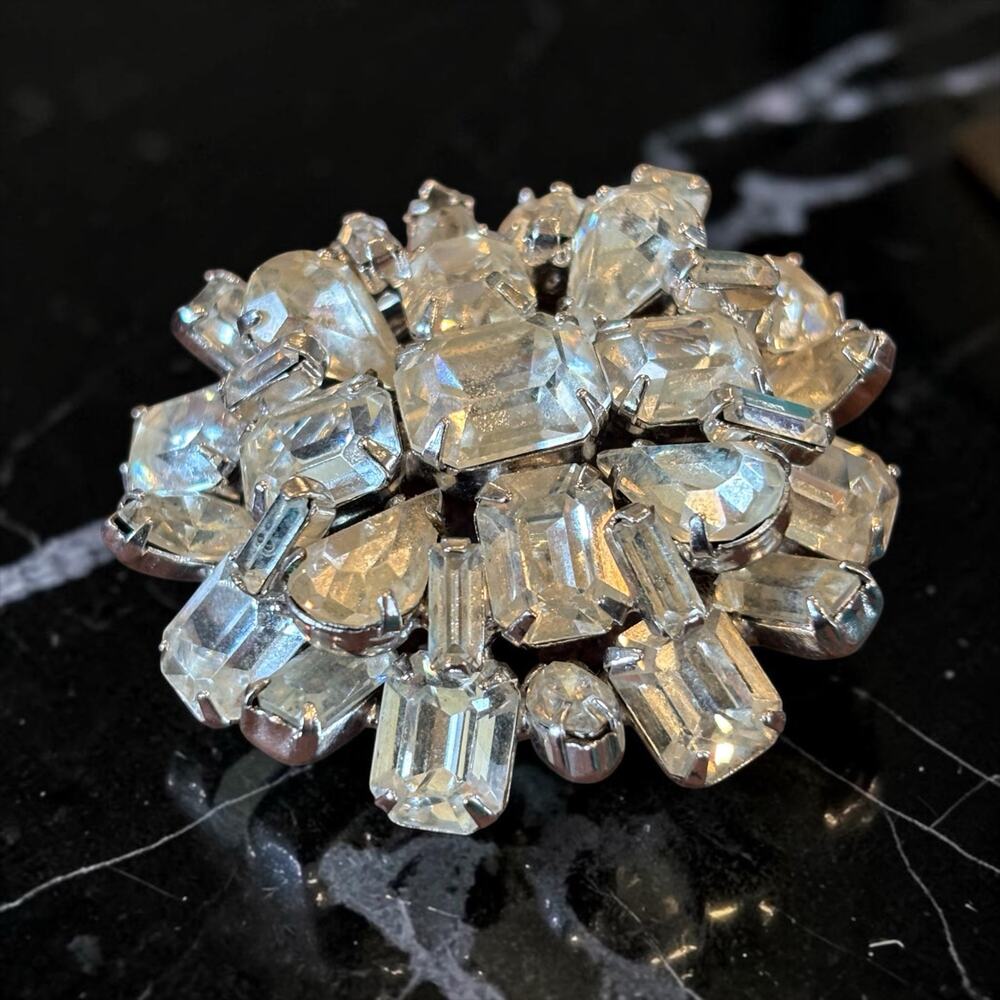 Signed Warner Crystal Explosion Brooch Vintage Rhinestone Starburst Cocktail Pin